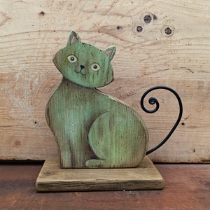 Fából készült festett rusztikus, antikolt macska, cica fatalpon, Otthon & Életmód, Dekoráció, Dekoratív figurák és szobrok, Famegmunkálás, Festett tárgyak, MESKA