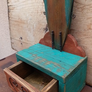 Rusztikus antikolt baglyos polc fiókkal - otthon & életmód - bútor - polc - Meska.hu