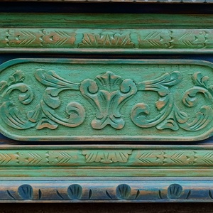 Rusztikus, antikolt faragott láda - otthon & életmód - tárolás & rendszerezés - láda - Meska.hu