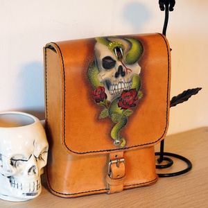 Bőr övtáska / combtáska koponya , rózsa és kígyó vésettel - táska & tok - övtáska - Meska.hu