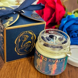 Heated Rivalry illatgyertya - otthon & életmód - gyertya, illat, aroma - gyertya - Meska.hu