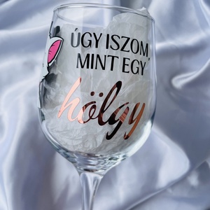 Egyedi tervezésű vicces mesehősös boros pohár - otthon & életmód - konyhafelszerelés, tálalás - tálalás - boros poharak, szettek - Meska.hu