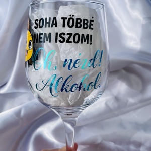 Egyedi tervezésű vicces mesehősös boros pohár - Aranyhal - otthon & életmód - konyhafelszerelés, tálalás - tálalás - boros poharak, szettek - Meska.hu