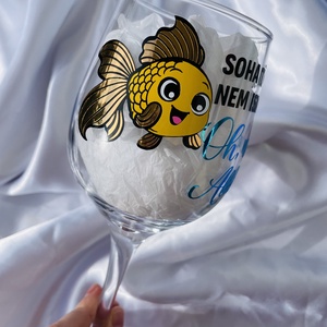 Egyedi tervezésű vicces mesehősös boros pohár - Aranyhal - otthon & életmód - konyhafelszerelés, tálalás - tálalás - boros poharak, szettek - Meska.hu