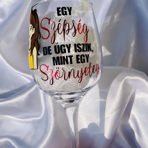Egyénileg személyre szabható mesefigurás boros pohár vicces felirattal  - otthon & életmód - konyhafelszerelés, tálalás - tálalás - boros poharak, szettek - Meska.hu