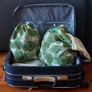 Szennyestartó zsák szett utazáshoz táskába, bőröndbe zöld mandala, Otthon & Életmód, Tárolás & Rendszerezés, Szennyestartó, Varrás, MESKA