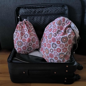 Szennyestartó zsák szett utazáshoz táskába, bőröndbe piros mandala - Meska.hu