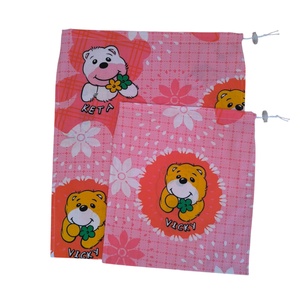 Szennyestartó zsák szett utazáshoz táskába, bőröndbe rózsaszín alapon macis - otthon & életmód - tárolás & rendszerezés - szennyestartó - Meska.hu