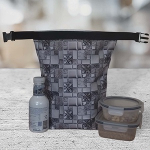 Ételhordó és uzsonnás táska szürke csempés - táska & tok - uzsonna- & ebéd tartó - ebéd tasak, doboz - Meska.hu
