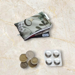 Bankkártyatartó zöld virágos - Meska.hu