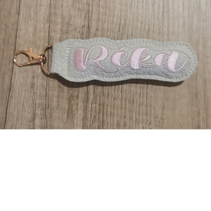 Névre szóló kulcstartó - Meska.hu