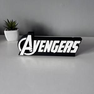 Avengers (Bosszúállók) Logo Asztaldísz, Otthon & Életmód, Dekoráció, Asztal és polc dekoráció, Asztaldísz, Mindenmás, MESKA