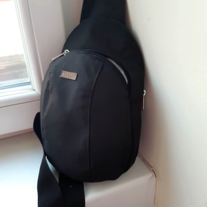 Keresztpántos oldaltáska-fekete - táska & tok - kézitáska & válltáska - vállon átvethető táska - Meska.hu