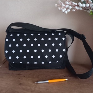 Babos crossbody táska - táska & tok - kézitáska & válltáska - vállon átvethető táska - Meska.hu