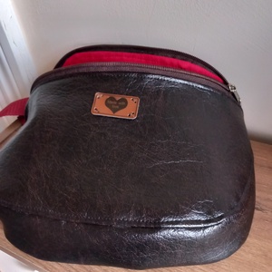 Csoki -műbőr kistáska /oldaltáska/övtáska - táska & tok - kézitáska & válltáska - vállon átvethető táska - Meska.hu