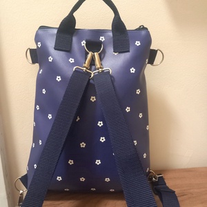 Kisvirágos mübőr hátizsák/válltáska - táska & tok - hátizsák - kishátizsák - Meska.hu