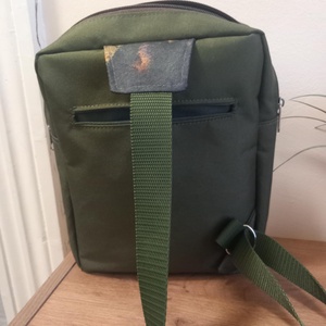 Fenyő- férfi hátizsák/testtáska - táska & tok - kézitáska & válltáska - vállon átvethető táska - Meska.hu