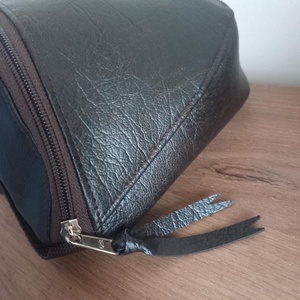 Csoki műbőr crossbody - táska & tok - kézitáska & válltáska - vállon átvethető táska - Meska.hu