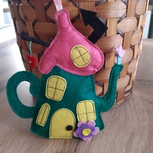 Teáskanna házikó ficből. - baba - mama - babaszoba dekoráció - babaszoba kép - Meska.hu