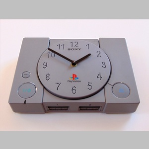 PlayStation falióra és asztali óra videójáték konzolból nem csak férfiaknak - PS1 , Otthon & Életmód, Dekoráció, Fali és függő dekoráció, Falióra & óra, Újrahasznosított alapanyagból készült termékek, Mindenmás, MESKA