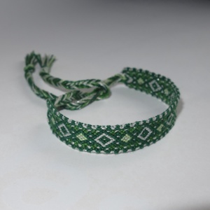 Csomózott karkötő  - ékszer - karkötő - fonott karkötő - Meska.hu