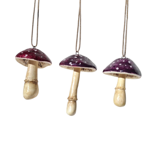 Gombák lila kalappal , Karácsony, Karácsonyi lakásdekoráció, Karácsonyfadíszek, Gyurma, Festett tárgyak, MESKA