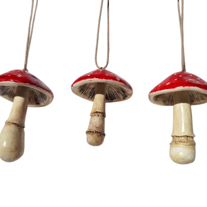 Gombák lila kalappal , Karácsony, Karácsonyi lakásdekoráció, Karácsonyfadíszek, Gyurma, Festett tárgyak, MESKA