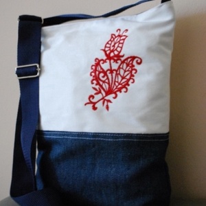 Piros tulipán farmertáska, Táska & Tok, Kézitáska & válltáska, Válltáska, Varrás, Hímzés, MESKA