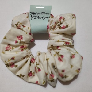 Virágmintás bézs pamutvászon scrunchie hajgumi, Ruha & Divat, Hajdísz & Hajcsat, Hajgumi, Varrás, MESKA