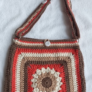 Horgolt válltáska, oldaltáska, crossbody föld színekben mandala szerű mintával  - Meska.hu