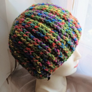 Sokszínű horgolt sapka zöld alapon meleg és puha gyapjú-akril fonalból  - ruha & divat - sál, sapka, kendő - sapka - Meska.hu Sokszínű horgolt sapka zöld alapon meleg és puha gyapjú-akril fonalból  - ruha & divat - sál, sapka, kendő - sapka - Meska.hu