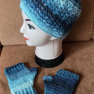 Színátmenetes fonalból horgolt sapka és kézmelegítő szett - ruha & divat - sál, sapka, kendő - sapka - Meska.hu Színátmenetes fonalból horgolt sapka és kézmelegítő szett - ruha & divat - sál, sapka, kendő - sapka - Meska.hu