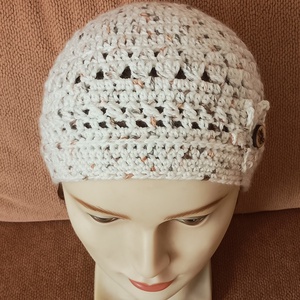 Vaj színű, horgolt kisebb női, vagy lányka sapka - ruha & divat - sál, sapka, kendő - sapka - Meska.hu