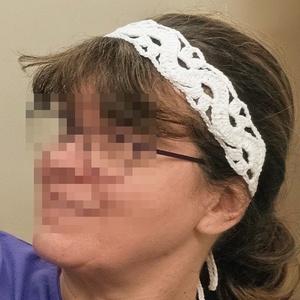 Hófehér csipkemintás horgolt hajpánt - ruha & divat - hajdísz & hajcsat - hajráf & hajpánt - Meska.hu