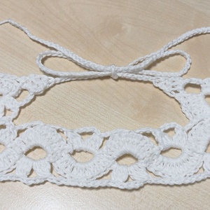 Hófehér csipkemintás horgolt hajpánt - ruha & divat - hajdísz & hajcsat - hajráf & hajpánt - Meska.hu