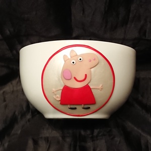 Peppa malac mintás műzlis tál gyurma díszítéssel  - otthon & életmód - konyhafelszerelés, tálalás - tálalás - kínálótál - Meska.hu