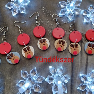 Cuki rénszarvas gyurma medálos fülbevaló  - ékszer - fülbevaló - lógó fülbevaló - Meska.hu