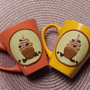 Kávé mintás cappucinos bögre gyurma díszítéssel  - otthon & életmód - konyhafelszerelés, tálalás - tálalás - bögre & csésze - Meska.hu