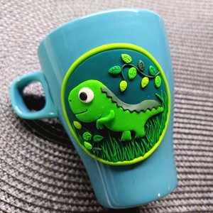 Dínó dinoszaurusz figura mintás bögre gyurma díszítéssel Valentin nap születésnap ajándék Nici, Otthon & Életmód, Konyhafelszerelés, tálalás, Tálalás, Bögre & Csésze, Gyurma, Mindenmás, MESKA
