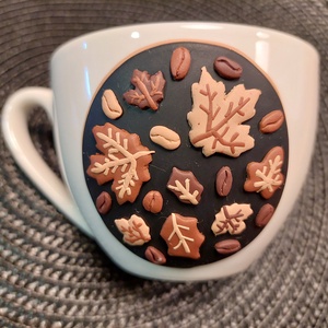 Kávé mintás cappucinos bögre gyurma díszítéssel  - otthon & életmód - konyhafelszerelés, tálalás - tálalás - bögre & csésze - Meska.hu