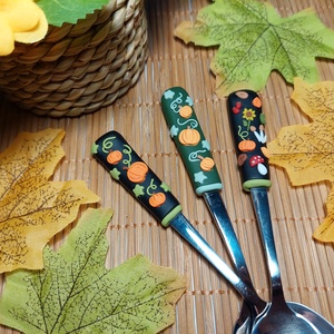 Őszi tökös mintás kiskanál gyurma díszítéssel fahéj narancs angyalka rénszarvas , Otthon & Életmód, Konyhafelszerelés, tálalás, Tálalás, Kanál & Villa, Gyurma, Mindenmás, MESKA