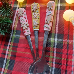 Pasztell Mézi Mézeskalács mintás kiskanál gyurma díszítéssel  - Meska.hu