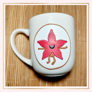 Aranyos Demogorgon Stranger Things mintás bögre gyurma díszítéssel  - Meska.hu