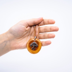 Magyar életfa- újrahasznosított hulladék tiszafa medálon - ékszer - nyaklánc - medál - Meska.hu