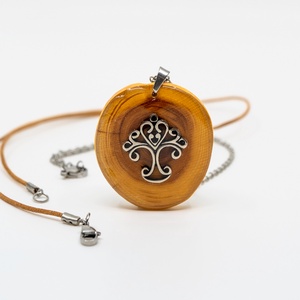 Magyar életfa- újrahasznosított hulladék tiszafa medálon - ékszer - nyaklánc - medál - Meska.hu