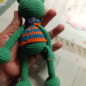 Zsolti a béka -amigurumi  - kellékek & szerszámok - dekorációs kellékek - egyéb kellékek - Meska.hu
