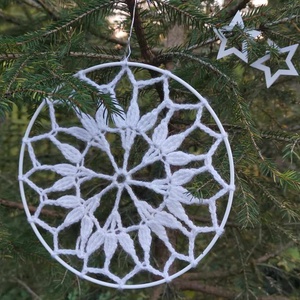 Horgolt mandala ablakdísz - karácsony - karácsonyi lakásdekoráció - karácsonyi ablakdíszek, ablakmatricák - Meska.hu