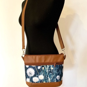 Különleges pitypang mintás crossbody /válltáska/ keresztpántos táska/ oldaltáska - táska & tok - kézitáska & válltáska - vállon átvethető táska - Meska.hu