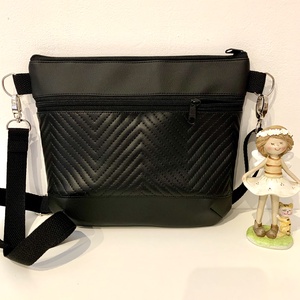 Elegáns fekete textilbőr crossbody - táska & tok - kézitáska & válltáska - vállon átvethető táska - Meska.hu