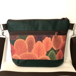 Őszi erdő mintás crossbody - táska & tok - kézitáska & válltáska - vállon átvethető táska - Meska.hu